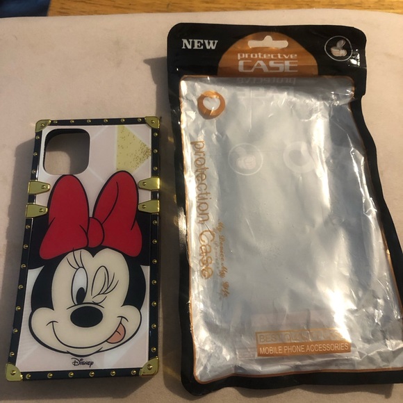 Minnie Mouse Silicone Phone Case for Use with IPhone 12 (NEW) - Picture 1 of 10